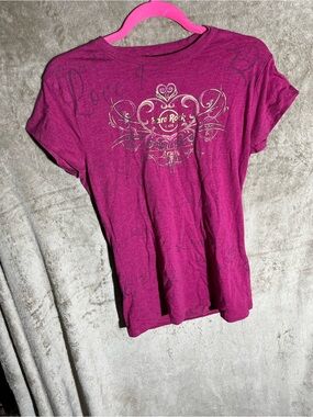 Hard Rock Cafe Women's Fuchsia Graphic Short Sleeve Tee